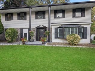 147 Main Ave, Lake Grove, NY 11755