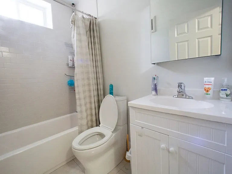 37 Beaconsfield Rd #1B — Photo 8