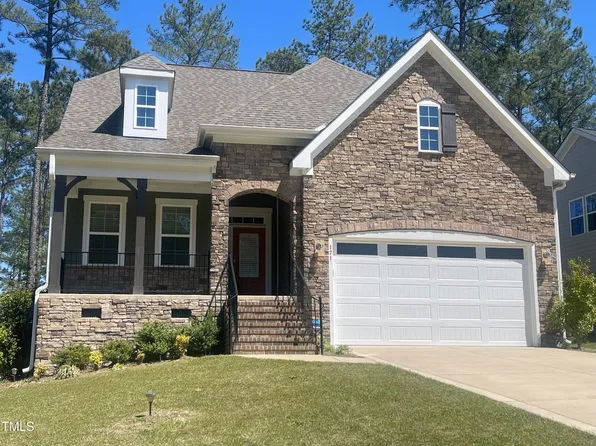 171 School Side Dr, Spring Lake, NC 28390