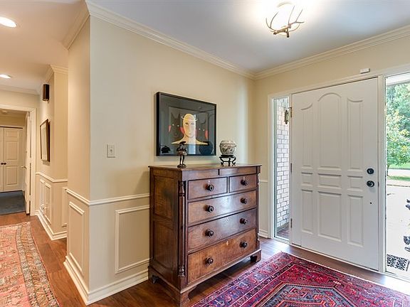 4th image of 119 Crown Colony Dr