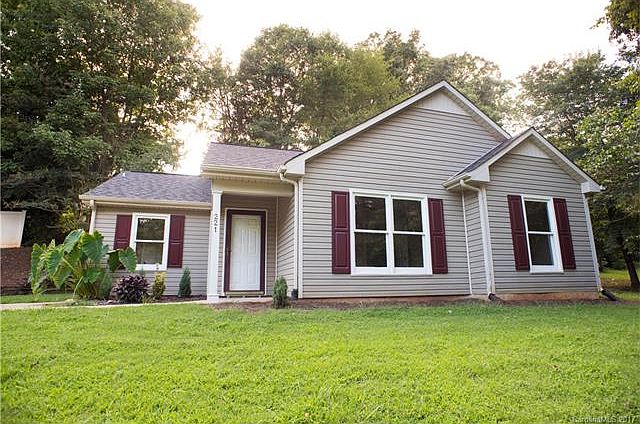 1st image of 221 Auten Cir