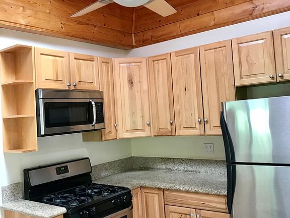 3rd image of 10428 Riverside Dr #10434