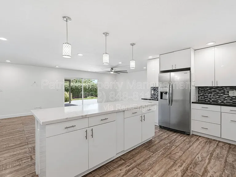 207 E El Caminito Dr — Photo 8