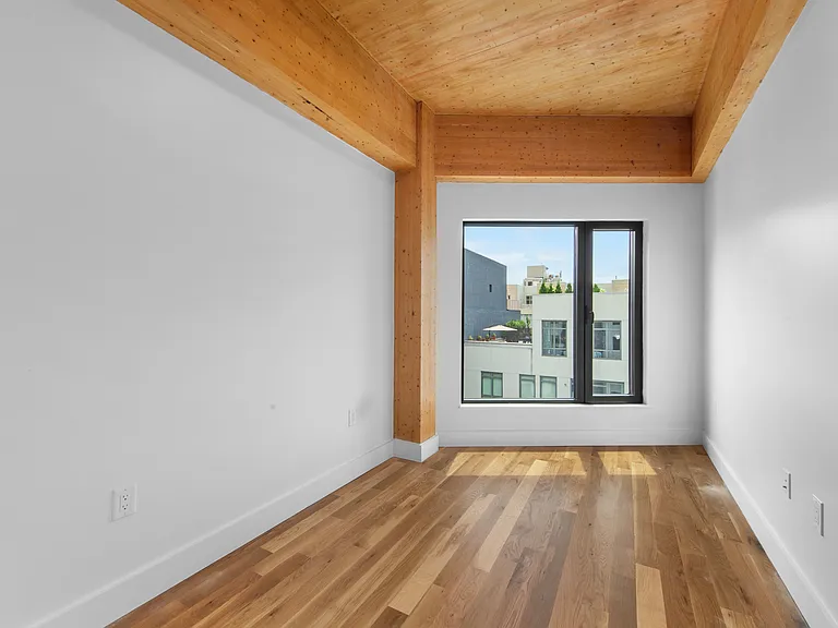 80 Ainslie St #404 — Photo 2