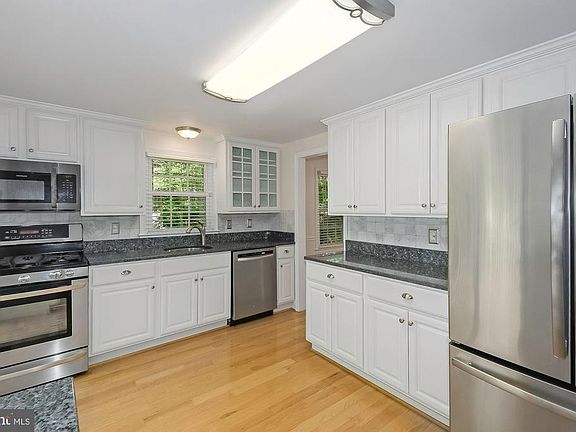 5th image of 5950 New England Woods Dr