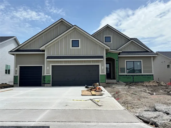 4709 178th St, Urbandale, IA 50323