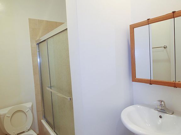 2nd image of 777 S Westmoreland Ave APT 108