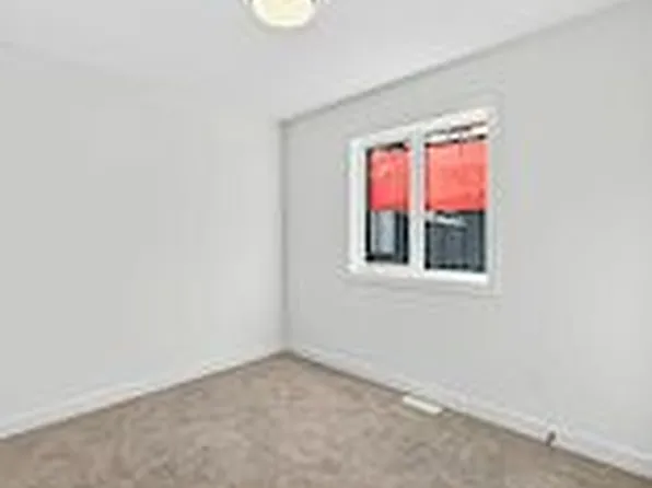 10320 147th St NW, Edmonton, AB T5N 3C3