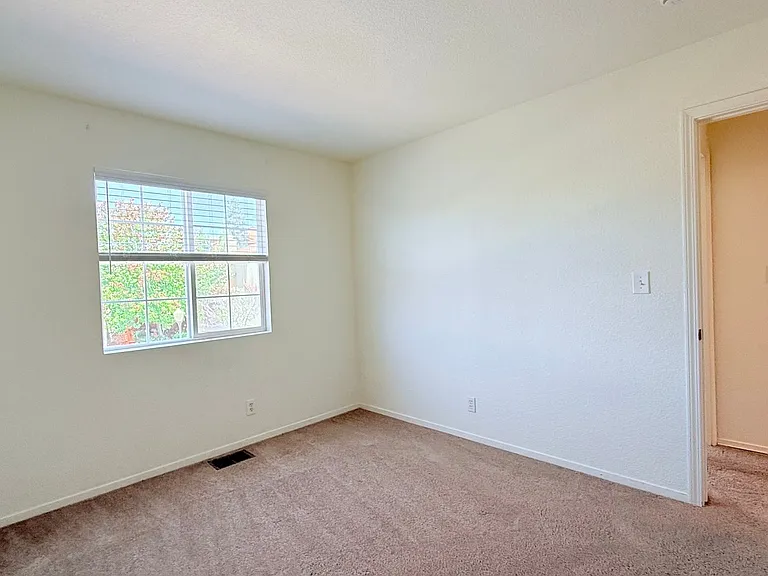 1023 Vista Pointe Cir — Photo 38