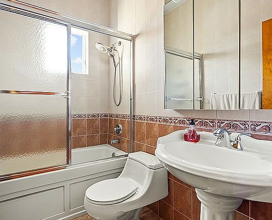 5th image of 1440 W 4th St APT 3C