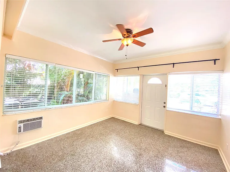 115 NE 14th Ave #1 — Photo 9