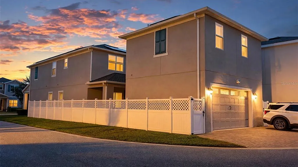 5 bed, 4.5 bath, 3878 sqft, $3,300 — Photo 4