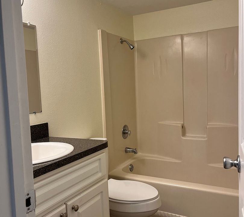 1st image of 209 Orangeview Ln #B-7
