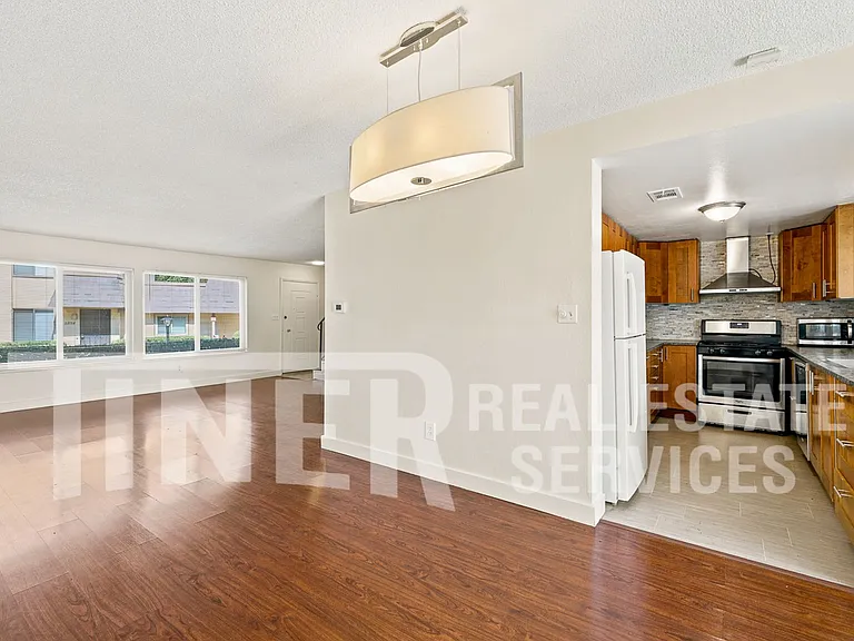 6060 Via Casitas — Photo 8
