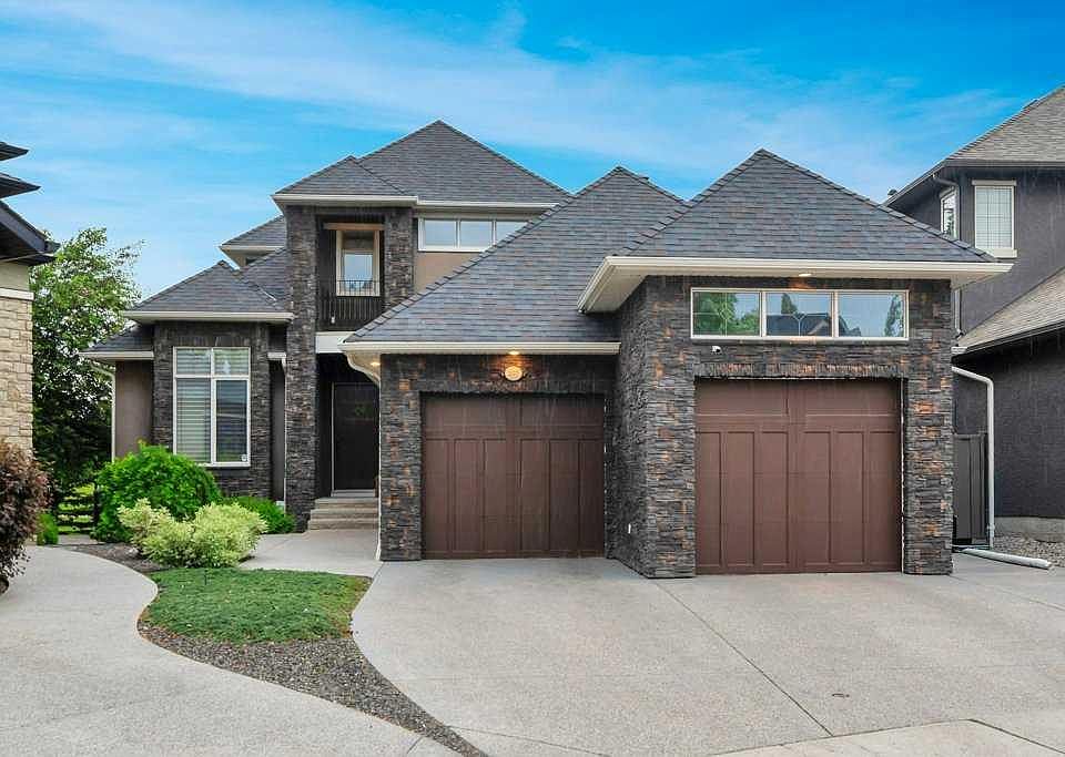 1st image of 377 W Evergreen Cir SW