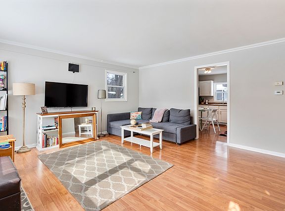 5th image of 424 N Lakeshore Dr