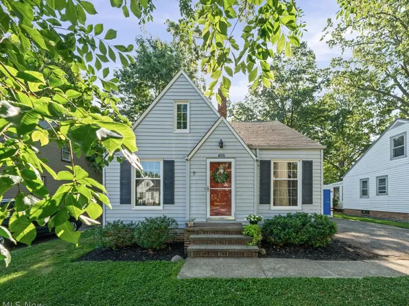 455 Elmwood Rd, Bay Village, OH 44140
