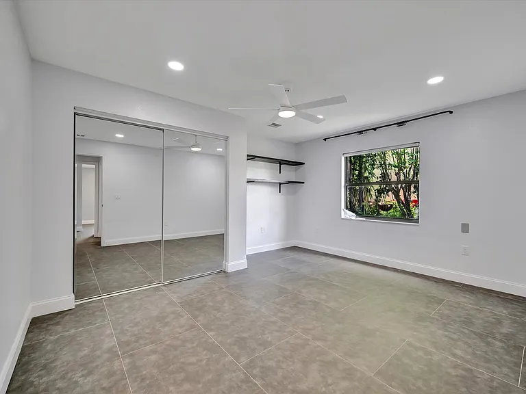 6044 Marella Dr — Photo 23