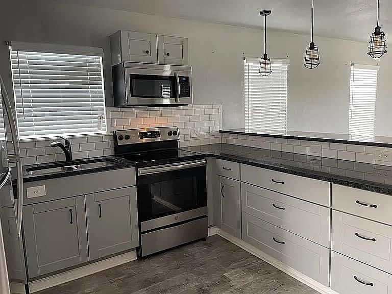 1st image of 2805 Soledad St