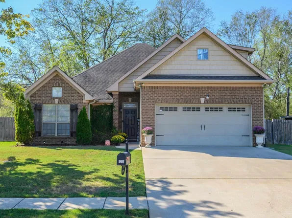 134 Falling Waters Ln, Maylene, AL 35114