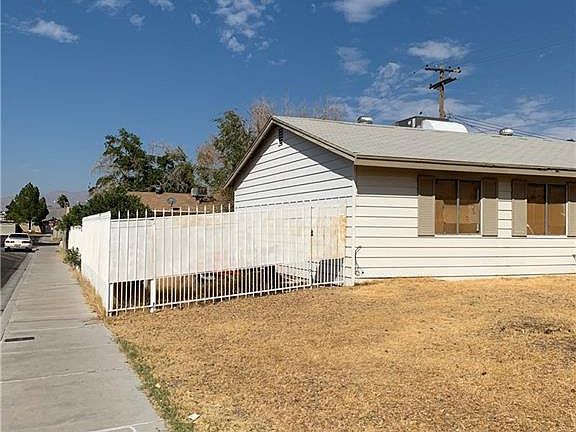5th image of 4624 Stacey Ave
