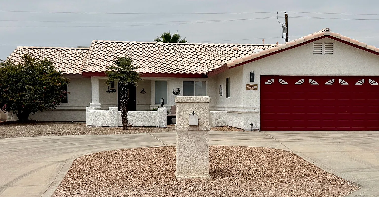 Longterm Furnished Pool Home — Photo 1