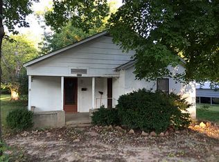 318 Douglas St, Berryville, AR 72616