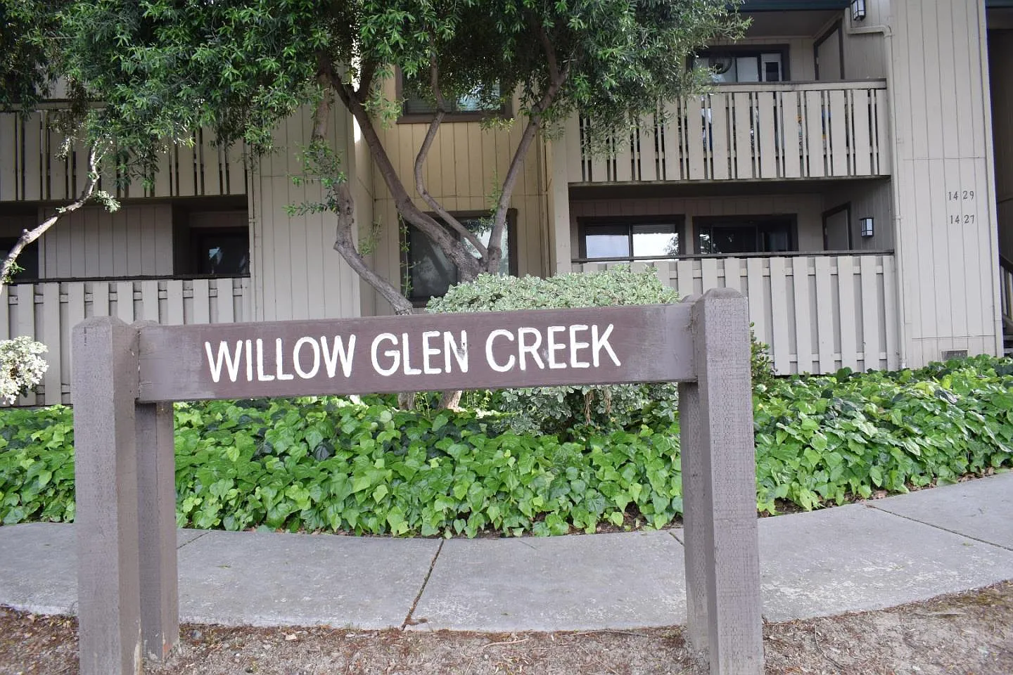 1435 Alma Loop photo 1
