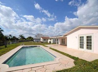 7614 SW 8th St, North Lauderdale, FL 33068