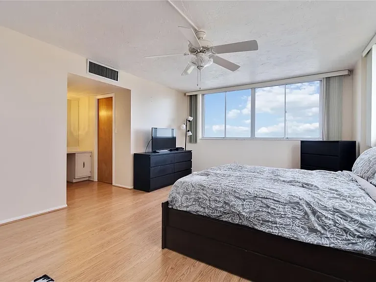 17920 Gulf Blvd #1401 — Photo 42