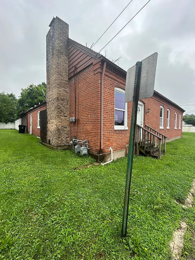 Belleville Duplex — Photo 2