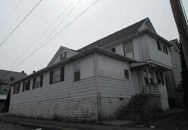 2nd image of 335 E Elm St