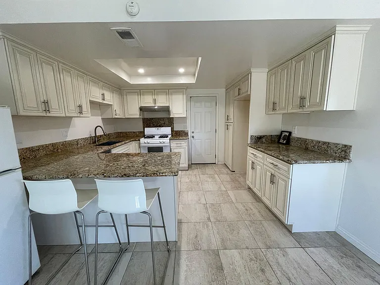 1215 Bayport Cir — Photo 9