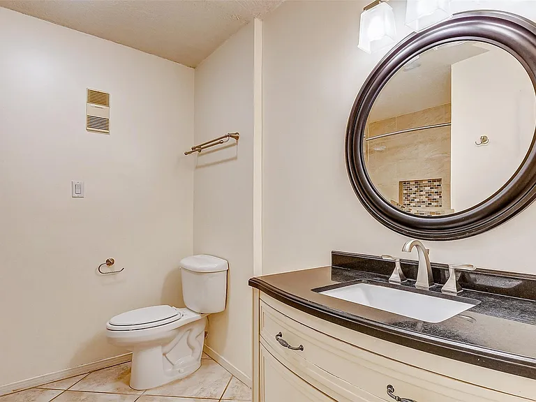 7350 Kirby Dr #5 — Photo 9