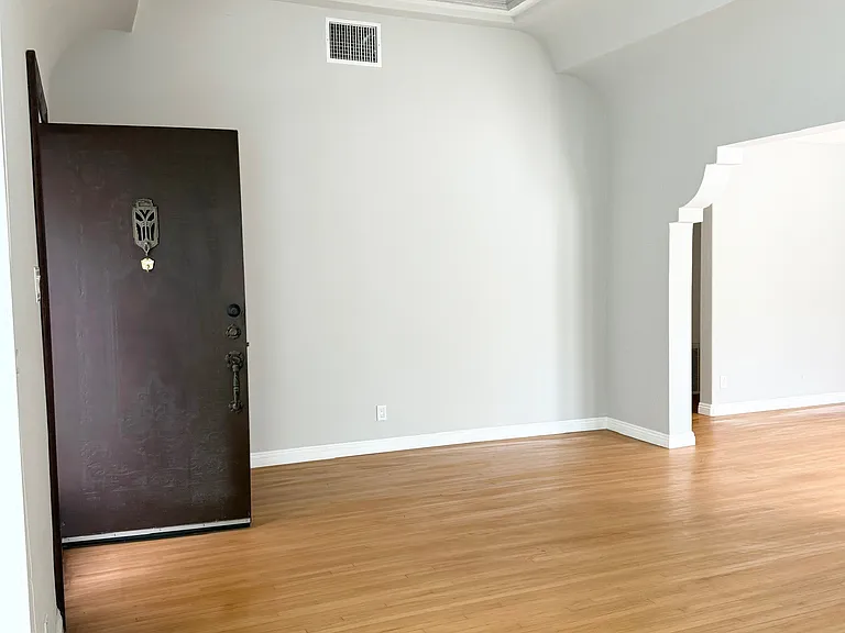 5907 Pickford St — Photo 3