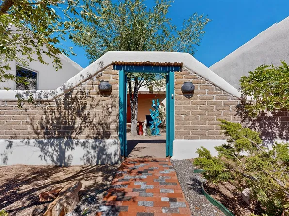 18 Dovela Rd, Santa Fe, NM 87508