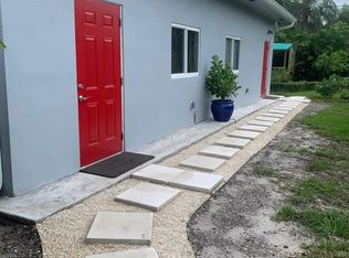 186 NW 147th St #1, Miami, FL 33168