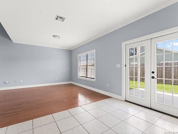 5th image of 1001 W Sallier St