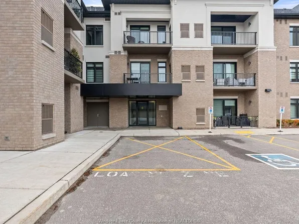 1855 Wyoming Ave #301, Lasalle, ON N9H 0C7
