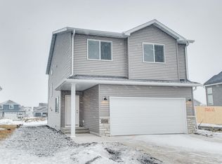 2516 38th Ave S, Moorhead, MN 56560