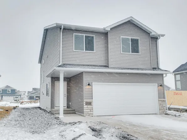 2516 38th Ave S, Moorhead, MN 56560