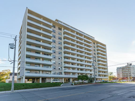 3rd image of 485 Eglinton Ave E