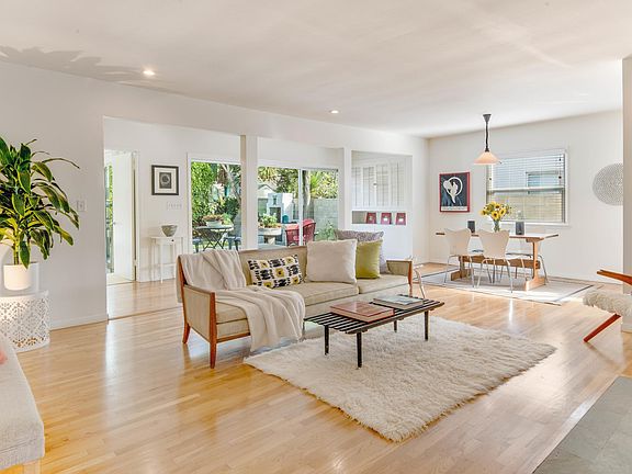 Huge Living Space/Great Room