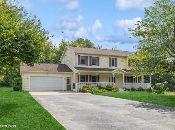 4875 Sadler Dr, Watervliet, MI 49098