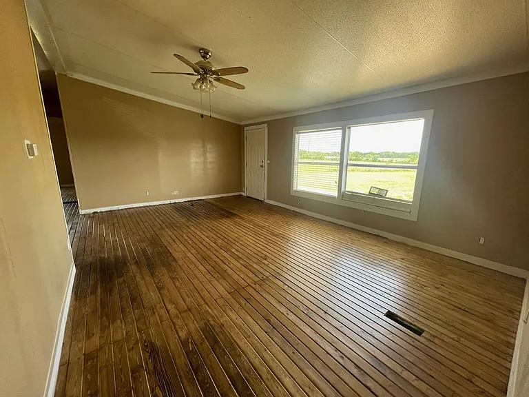 7274 N FM 148 — Photo 4