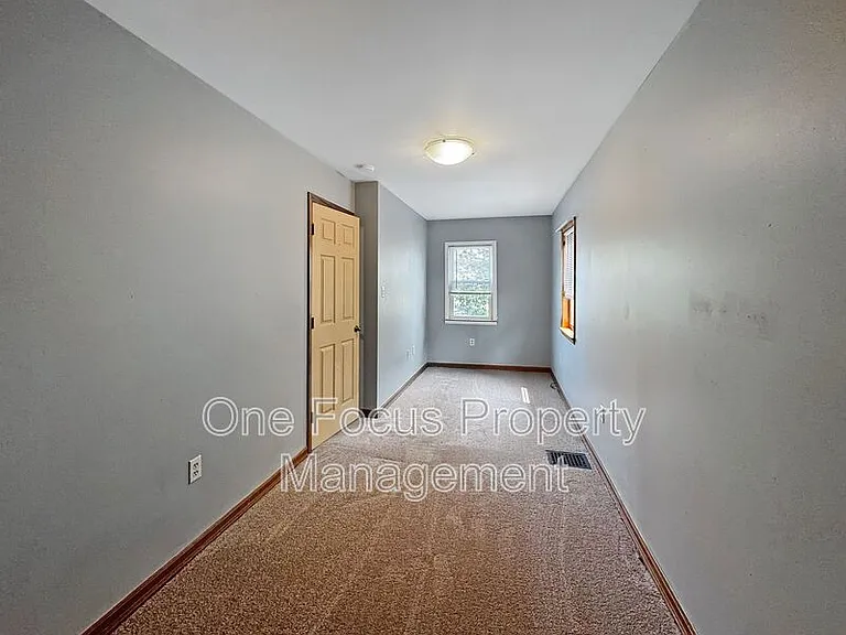 1018 Baldwin St — Photo 8