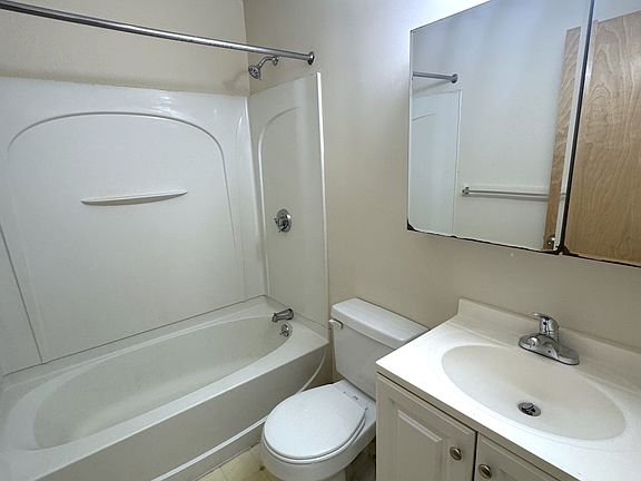 5th image of 12 Craig Ave #6T