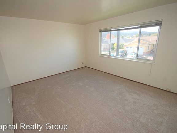 5th image of 38 Linden Ave APT 4