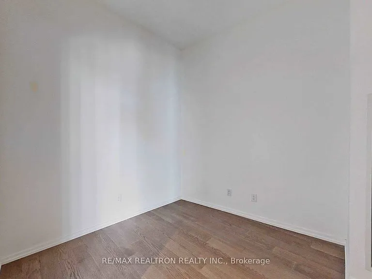 5 Soudan Ave #1628 — Photo 27