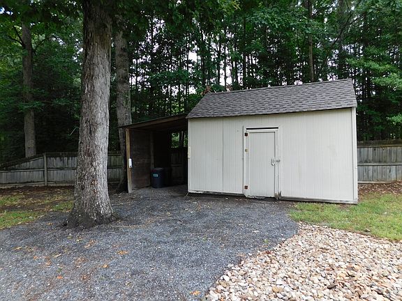 Shed with Fire Pit Area